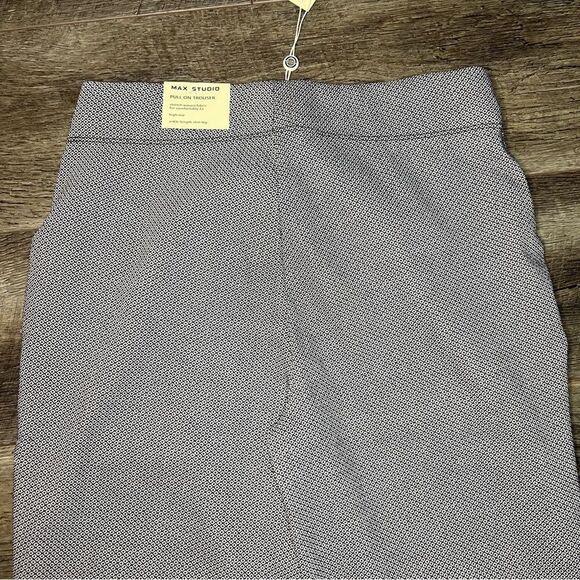 NWT Max Studio Pull-On Trouser Career Pants Black and White Geometric Medium - Picture 9 of 9